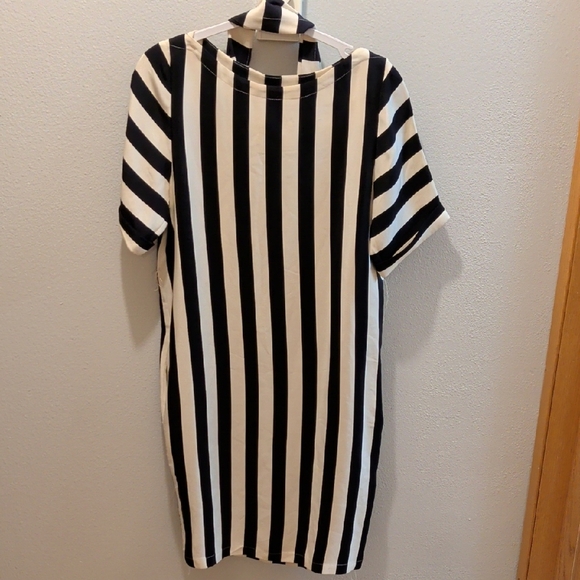 BCBGMaxAzria Black and White Striped Mini Dress - Picture 1 of 7